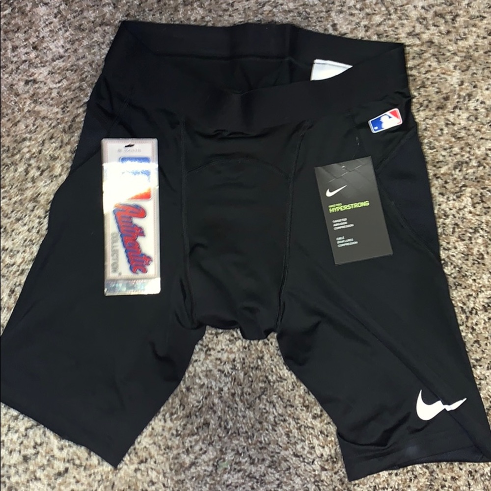 Nike Pro Boys Large try fit sliding shorts